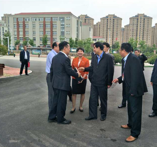 安徽365英国上市技师学院张卫东院长应邀加入对口帮扶金寨技师学院座谈会