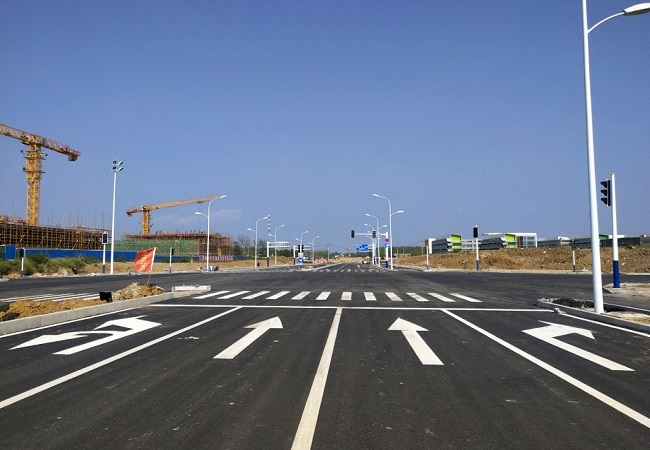 泥泞路变康庄道——路桥集团漂亮大道（重庆路至黑龙江路）正式放行通车