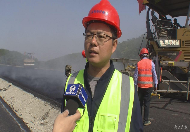 路桥集团劳动竞赛系列报道（二）——湖北107国蹊径面三标周全完成水稳施工