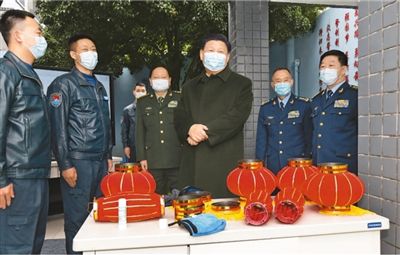习近平春节前夕视察探望空军航空兵某师  向全体人民解放军指战员武警步队官兵 军队文职职员民兵准备役职员致以新春祝福