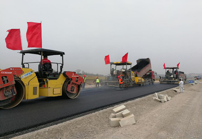 路桥集团劳动竞赛系列报道（八）——庐江S316项目掀起沥青大干热潮
