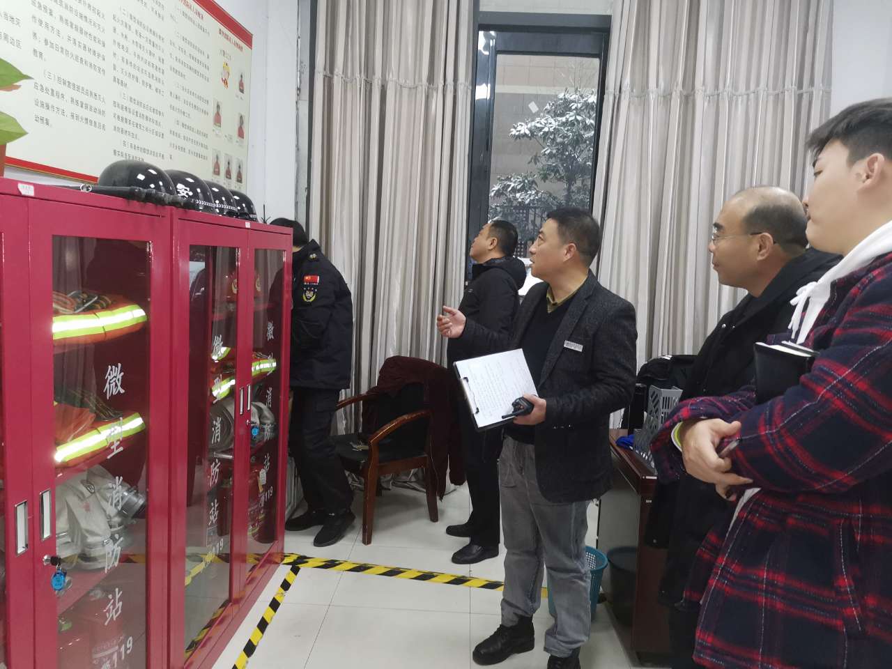 集团守卫部对安建大厦开展节前消防清静大检查