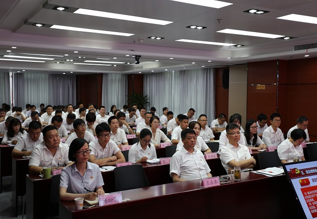 坚定理想信心—路桥集团党委书记、董事长盛明宏上专题党课