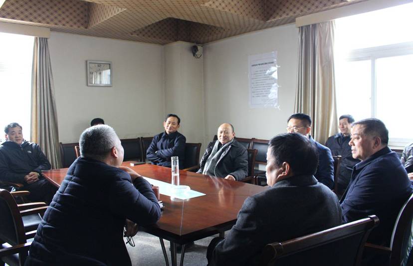 赵时运率集团公司向导班子赴下层单位和项目部团拜