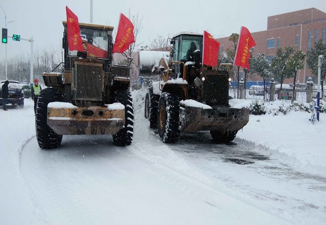 风雪无情人有情,安徽路桥集团在皖各项目起劲开展铲雪除冰抢险