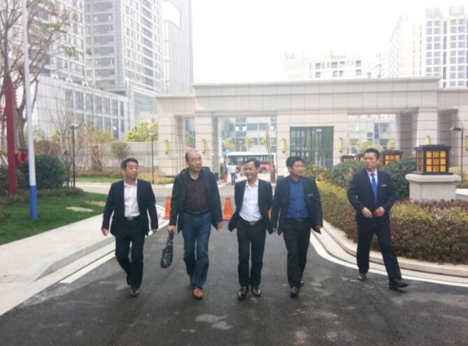 安徽365英国上市服务中心总司理卢跃华一行赴安徽水利和盛物业公司考察学习