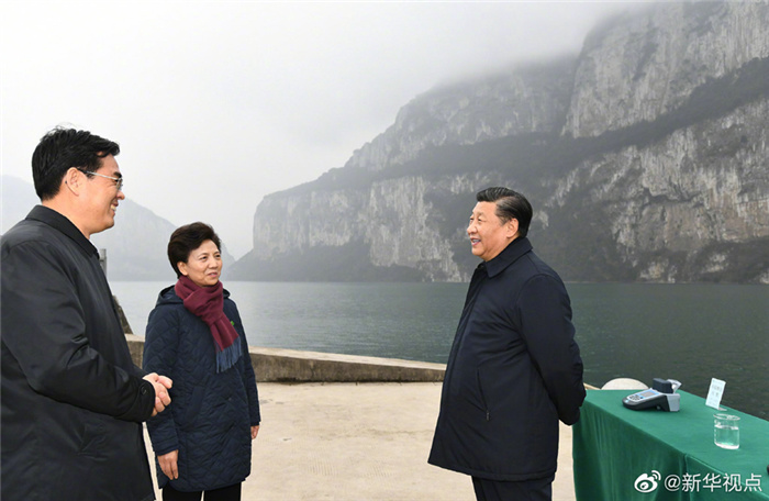 习近平赴贵州考察 向天下人民致以新春祝福