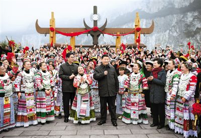习近平春节前夕赴贵州探望慰问各族干部群众 向天下各族人民致以优美的新春祝福