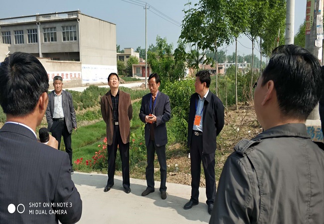 路桥集团灵璧县2018年农村蹊径工程五一劳动节组织慰问一线施工职员