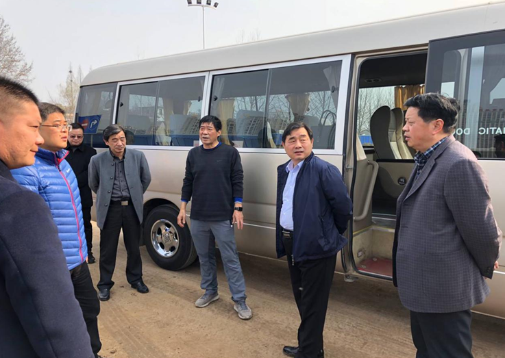 六安市委常委、常务副市长陈家本莅临安徽路港六安龙河路桥项目部检查指导事情