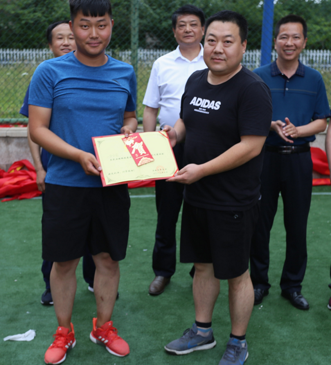 路桥集团乐成举行第二届职工乒乓球角逐