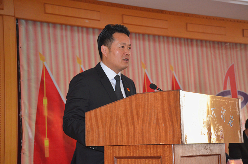 安建建材一届五次职代会暨2020年岁情聚会盛大召开