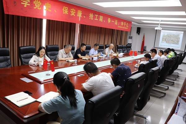 安徽路港公司党委副书记、总司理钱叶琳一行赴无岳高速05标项目检查指导