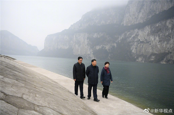 习近平赴贵州考察 向天下人民致以新春祝福