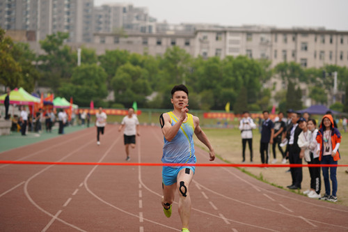安徽365英国上市技师学院2018年春季田径运动会圆满终结