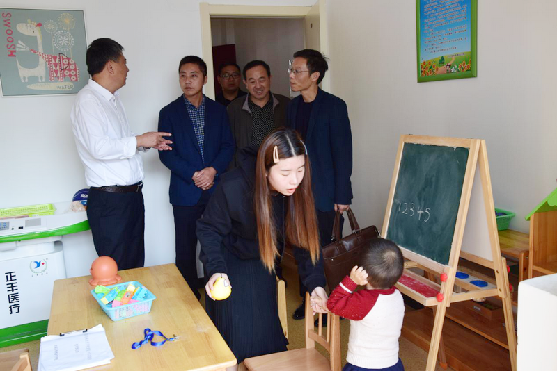 太湖安建赴县特教学校献爱心