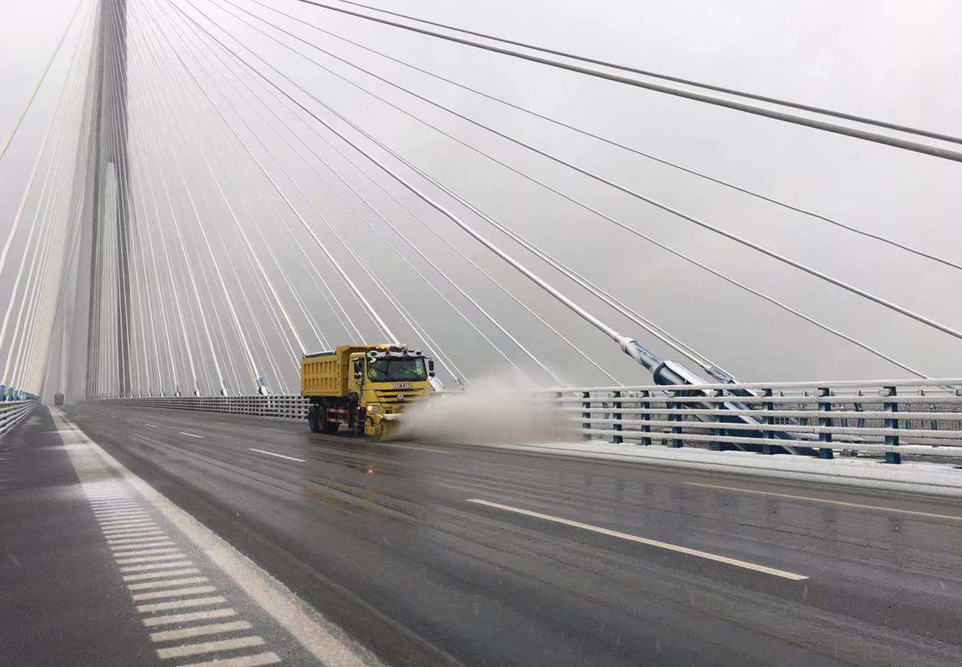冒严寒战风雪，，，，致敬坚守一线的路港劳动者