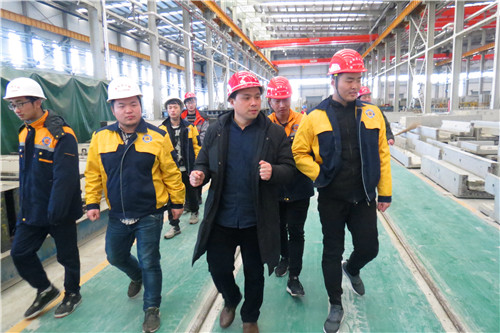 安徽365英国上市技师学院组织学生加入学院住宅工业化基地挂牌仪式并旅行实习