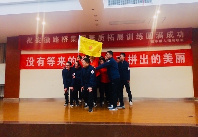 只有拼出的漂亮  没有等来的绚烂