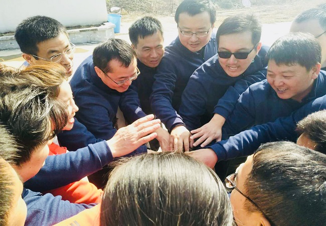 只有拼出的漂亮  没有等来的绚烂