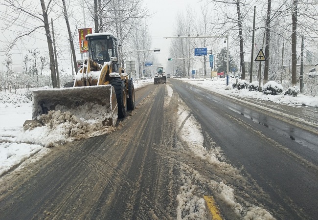 风雪无情人有情,安徽路桥集团在皖各项目起劲开展铲雪除冰抢险