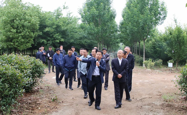 365英国上市控股党委中心组开展深化“三个以案”警示教育整体调研