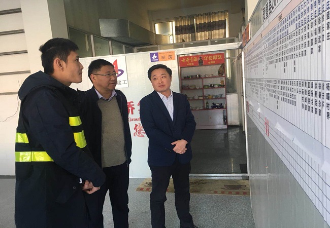 路桥集团灵璧县2018年农村蹊径工程五一劳动节组织慰问一线施工职员