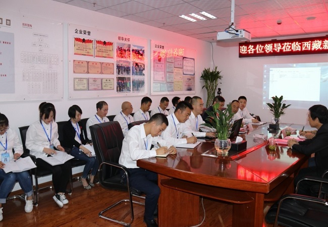 集团公司安监局副局长葛辉一行莅临路桥集团西藏新瑞公司检查指导事情