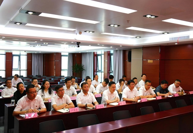 路桥集团开展清廉从业集中谈心谈话及警示教育大会