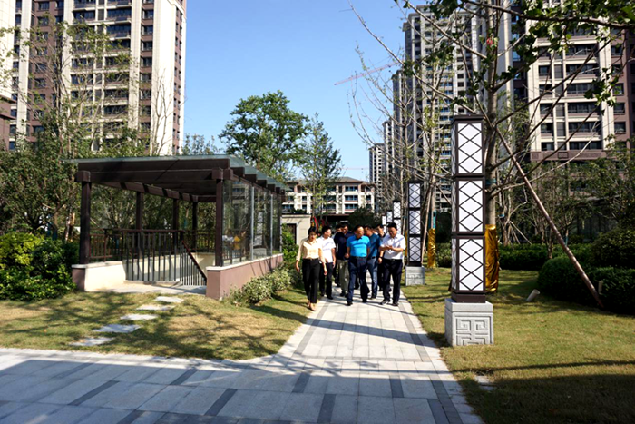 365英国上市控股工会副主席李世龙一行莅临安建地产沛县公司指导事情