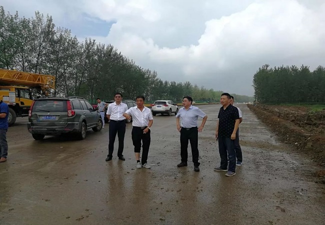 路桥集团党委副书记、总司理欧阳志宜赴芜合改扩建三标项目部调研