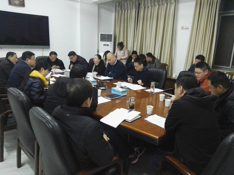 安建投资总司理朱忠明与阜阳市颍东区政府向导举行座谈会