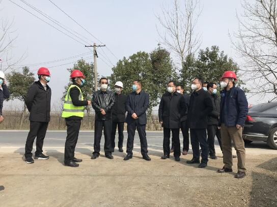 合肥市交通投资控股有限公司董事长黄惠民、总司理李昊一行到安徽路港公司明巢高速路基02标检查指导事情