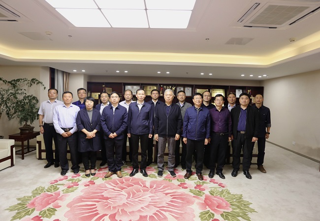 路桥集团与安徽交通职业手艺学院开展现代学徒制班校企相助