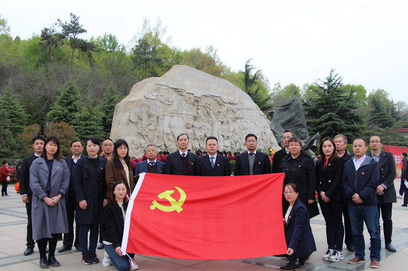 传承革命精神  重温入党誓词