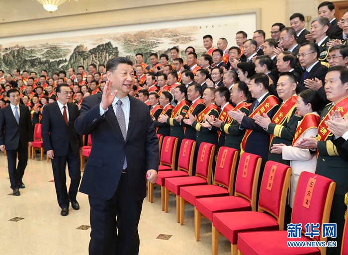 习近平会见天下双拥模范城（县）命名暨双拥模范单位和个人表扬大会代表 李克强加入会见并在表扬大会上讲话 王沪宁加入会见