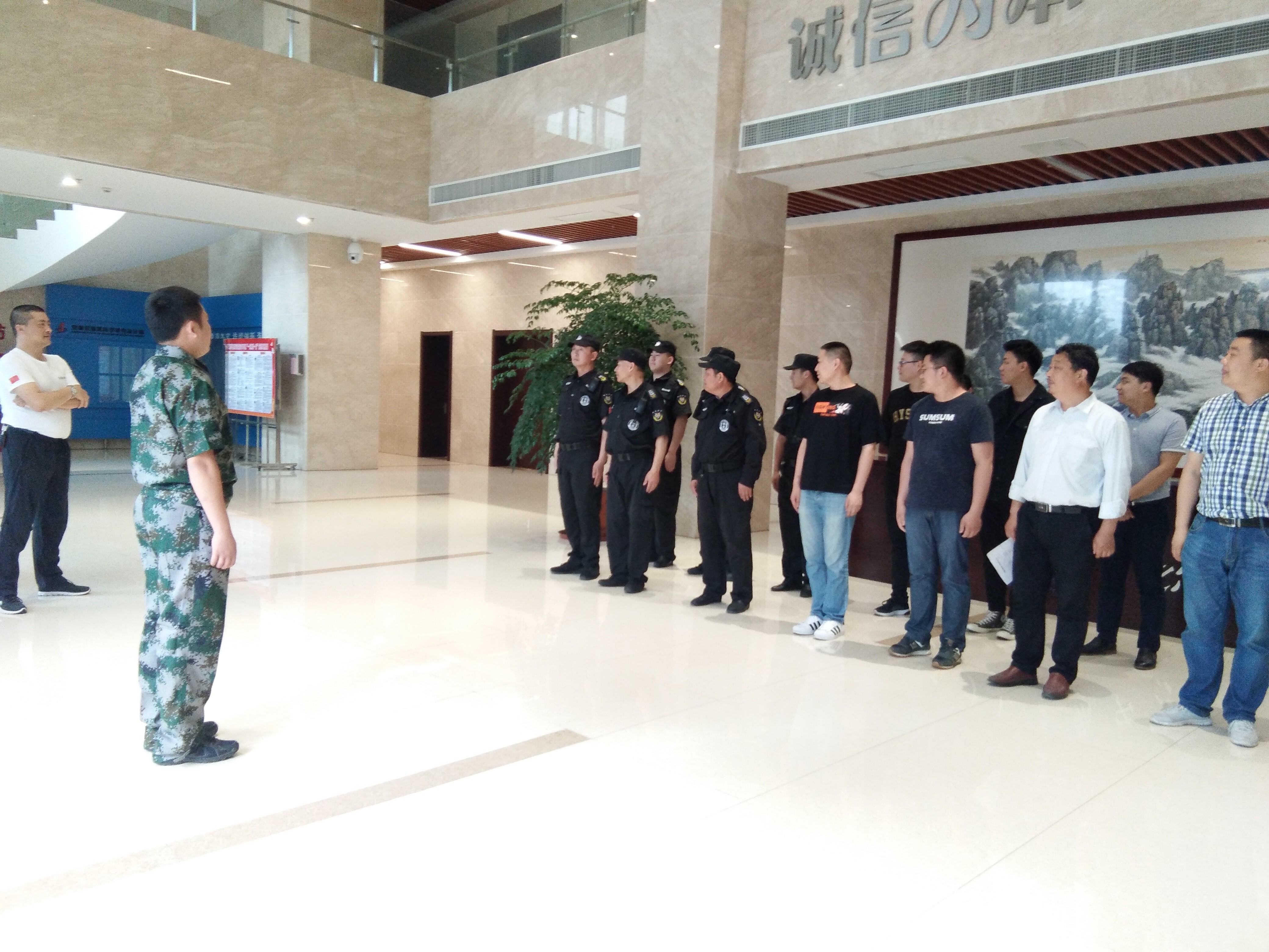 安建物业：防患于未“燃”，，，，，，所管多个办公楼项目举行消防培训演练