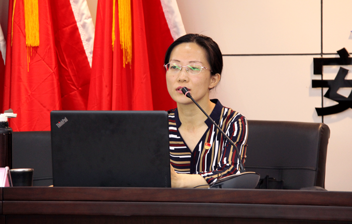 安建地产召开“不忘初心，，，，切记使命”主题教育发动会、党课报告会和“一先两优”表扬大会暨党委中心组理论学习扩大聚会