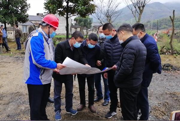 省交通厅总工程师章后忠一行到安徽路港芜黄高速项目部检查指导防疫复工事情