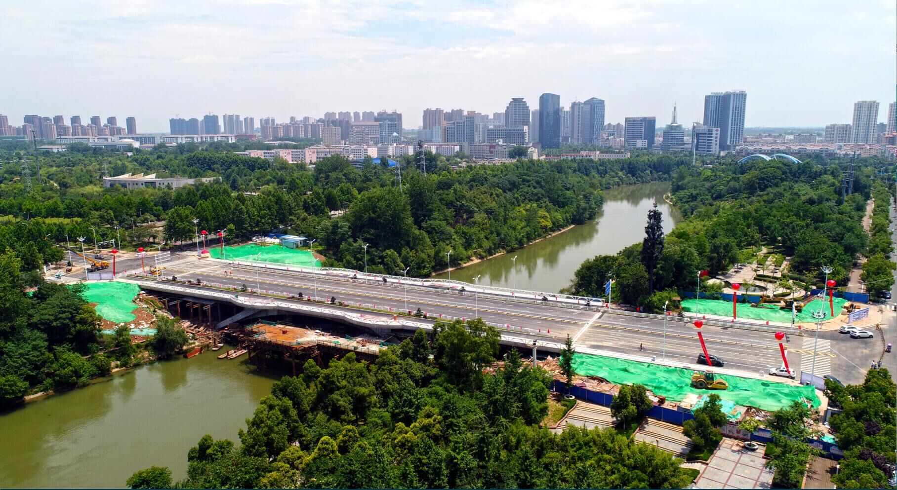 安徽路港承建的六安市龙河路桥建成通车