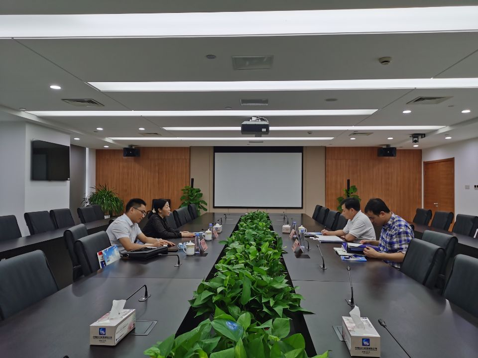 365英国上市股份副总司理邢应梅造访中国出口信用包管安徽分公司