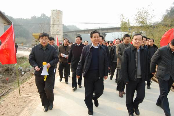 安徽省副省长黄海嵩视察省路桥公司高速项目