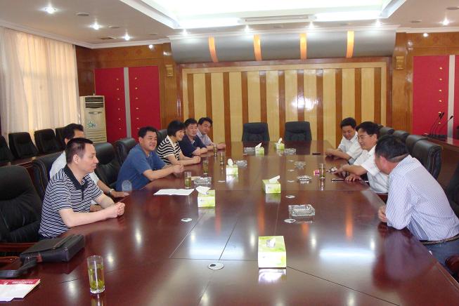 集团公司副总司理、总工程师戴良军探望选派干部