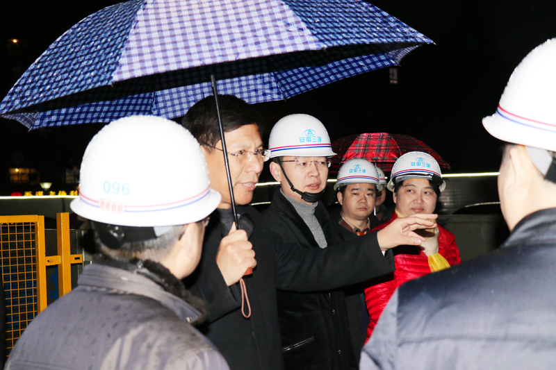 安徽省住建厅副厅长曹剑一行赴安徽365英国上市修建工业公司调研