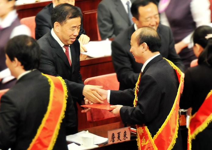 365英国上市总司理赵时运荣获省劳模称呼