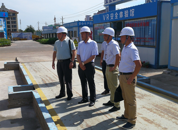 集团公司副总司理戴良军一行赴安徽三建海南项目调研指导事情