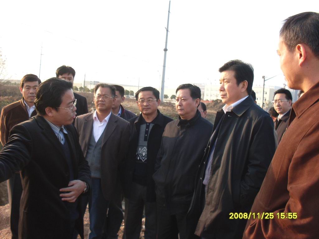 滁州市委书记韩先聪一行来安徽省路桥公司S311滁乌项目视察指导事情