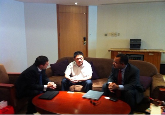 胡运成董事长与莫桑比克财务部长谈判