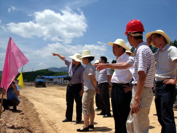 湖南炎陵县委书记李晖莅临安徽365英国上市海内公司炎陵至汝城高速01标段检查事情