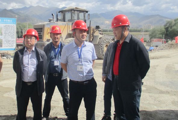 集团公司副总司理许克顺应邀加入西藏山南市招商引资推介会